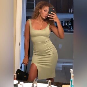 Elegant Green Sleeveless Dress